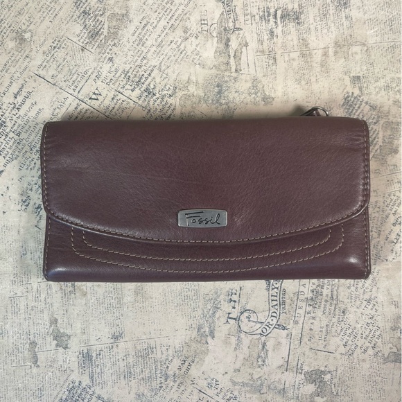 Fossil Brown Leather Trifold Wallet with Check Book - Picture 1 of 12
